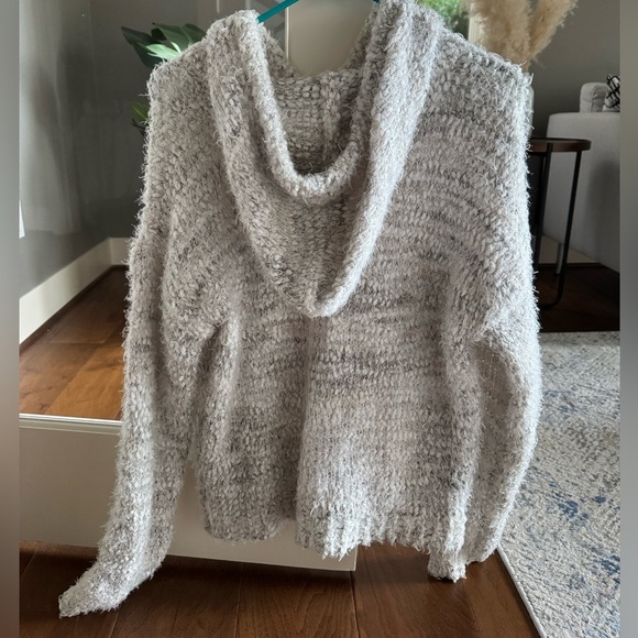 Woven Heart Cream Textured Sweater/Hoodie - so soft! - Picture 5 of 5